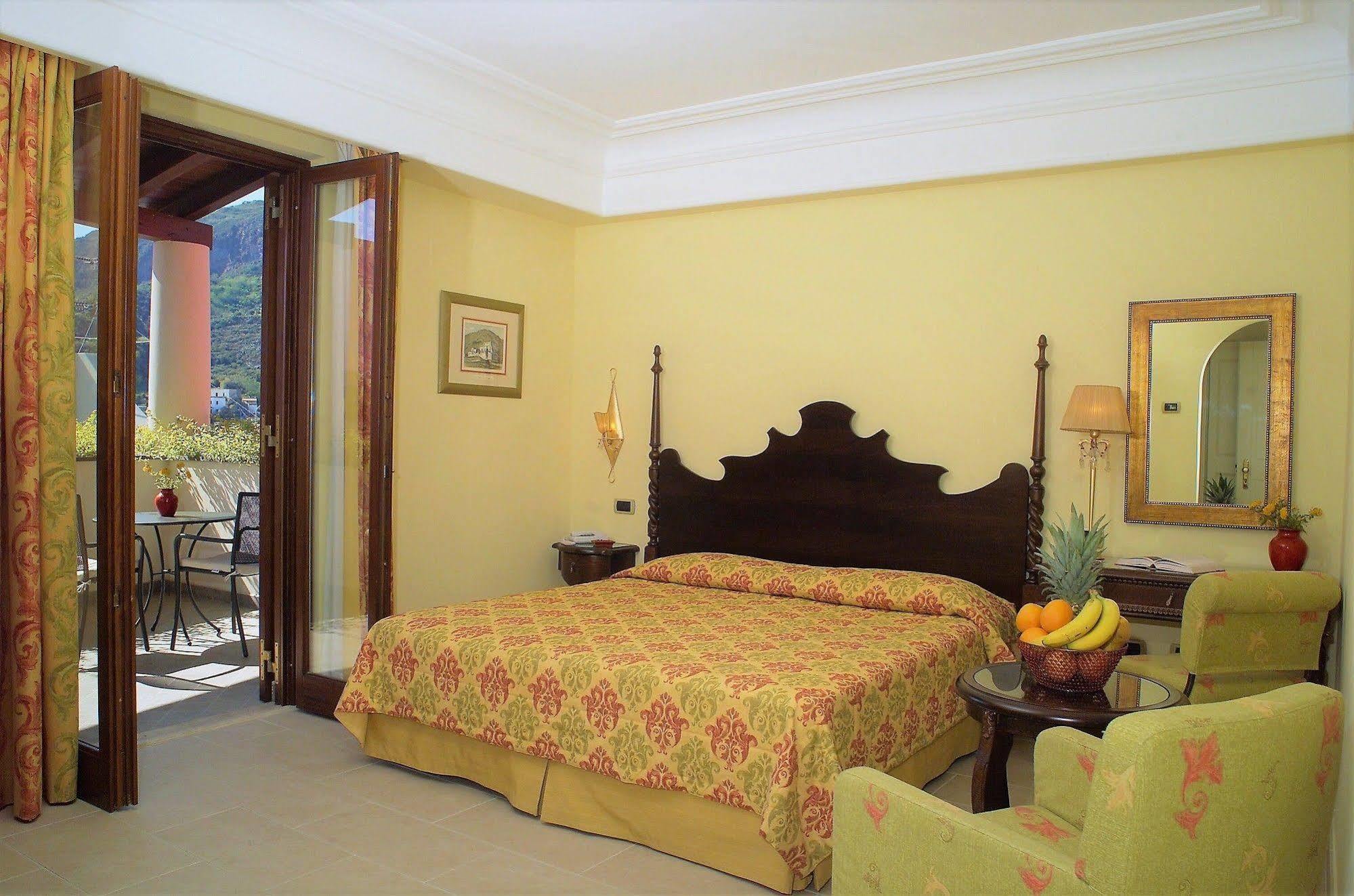 Arciduca Grand Hotel Липари Екстериор снимка