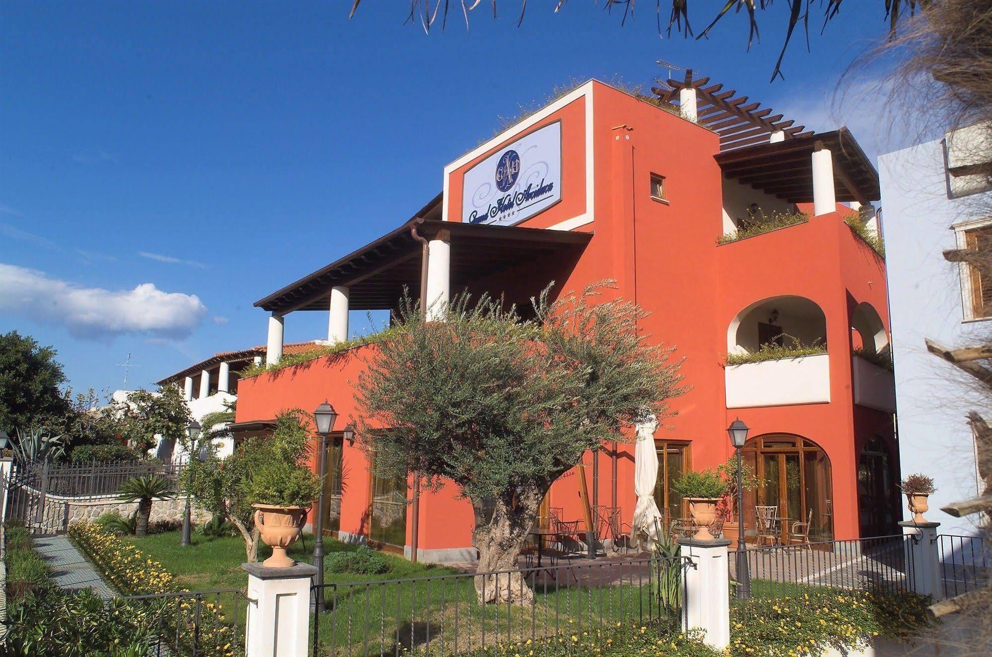 Arciduca Grand Hotel Липари Екстериор снимка